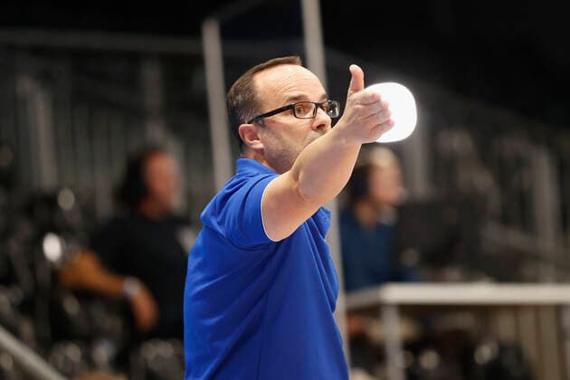 03.09.2021, Basketball, REWE Cup 2021, Vorrunde, Fraport Skyliners - JobStairs Giessen 46er, GER, Hagen, Krollmann Arena Bild: v. li. Trainer Diego Ocampo (Fraport Skyliners) DFL REGULATIONS PROHIBIT ANY USE OF PHOTOGRAPHS AS IMAGE SEQUENCES AND OR QUASI-VIDEO. Copyright: HMBxMedia xHeikoxBecker