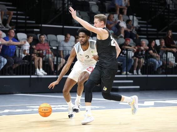 04.09.2021 - Basketball - Saison 2021 2022 - EMS Cup - Vorrunde: Nürnberg Falcons Basketball Club NBC - MHP RIESEN Ludwigsburg - DaMa - Antonio Lee A.J. AJ Davis Jr. (3, Nürnberg Falcons BC NBC ) David Walker (23, MHP Riesen Ludwigsburg )
