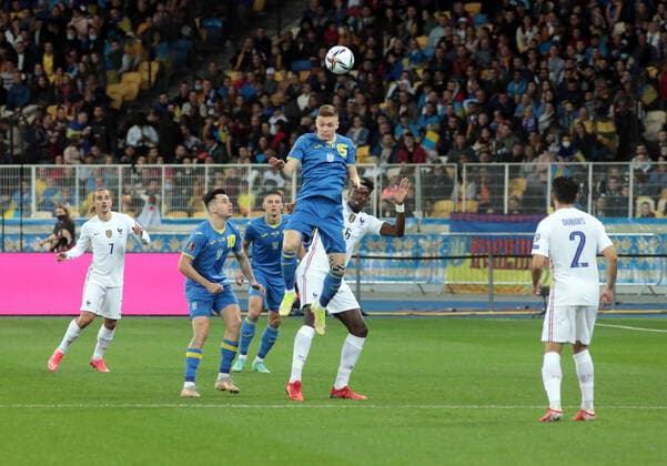 Fußball, WM Quali, Ukraine - Frankreich KYIV, UKRAINE - SEPTEMBER 4, 2021 - Players of Ukraine (blue kit) and France (white kit) are seen in action during the FIFA World Cup, WM, Weltmeisterschaft, Fussball Qatar 2022 Qualification Round UEFA Group D match at the NSC Olimpiyskiy, Kyiv, capital of Ukraine. Ukraine vs France in European Qualifiers match in Kyiv  Copyright: xHennadiixMinchenkox