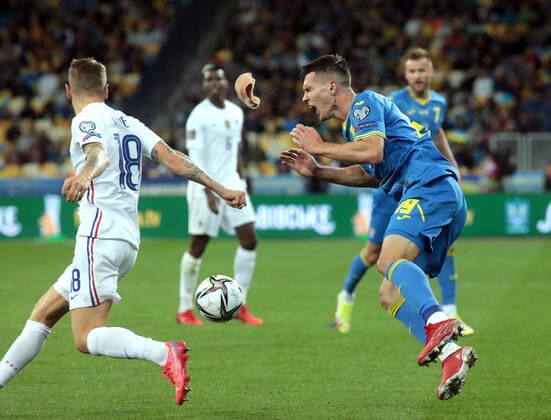 KYIV, UKRAINE - SEPTEMBER 4, 2021 - Defender Oleksandr Tymchyk (R) of Ukraine sustains an injury during the FIFA World Cup, WM, Weltmeisterschaft, Fussball Qatar 2022 Qualification Round UEFA Group D match against France at the NSC Olimpiyskiy, Kyiv, capital of Ukraine. Ukraine vs France in European Qualifiers match in Kyiv  Copyright: xHennadiixMinchenkox