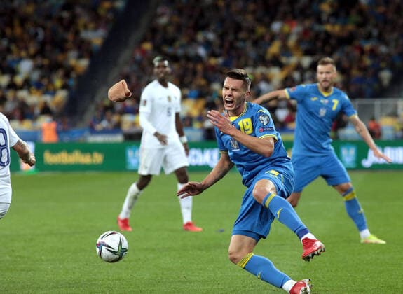 KYIV, UKRAINE - SEPTEMBER 4, 2021 - Defender Oleksandr Tymchyk of Ukraine sustains an injury during the FIFA World Cup, WM, Weltmeisterschaft, Fussball Qatar 2022 Qualification Round UEFA Group D match against France at the NSC Olimpiyskiy, Kyiv, capital of Ukraine. Ukraine vs France in European Qualifiers match in Kyiv  Copyright: xHennadiixMinchenkox