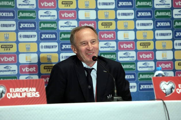 KYIV, UKRAINE - SEPTEMBER 5, 2021 - Temporary acting head coach of Ukraine Oleksandr Petrakov attends a news conference following a 1-1 draw against France in the FIFA World Cup, WM, Weltmeisterschaft, Fussball Qatar 2022 Qualification Round UEFA Group D match, Kyiv, capital of Ukraine. Post-match news conference of Oleksandr Petrakov in Kyiv  Copyright: xHennadiixMinchenkox