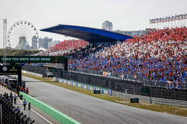 ZANDVOORT - Audience in the stands prior to the Dutch Grand Prix at the Zandvoort circuit. KOEN VAN WEEL Grand Prix xVIxANPxSportx xxANPxIVx