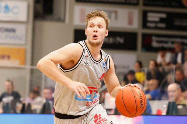 05.09.2021, Basketball, REWE Cup 2021, Spiel um Platz 3, Phoenix Hagen - JobStairs Giessen 46er, GER, Hagen, Krollmann Arena Bild: v. li. Bjarne Kraushaar (Giessen 46ers) DFL REGULATIONS PROHIBIT ANY USE OF PHOTOGRAPHS AS IMAGE SEQUENCES AND OR QUASI-VIDEO. Copyright: HMBxMedia xHeikoxBecker