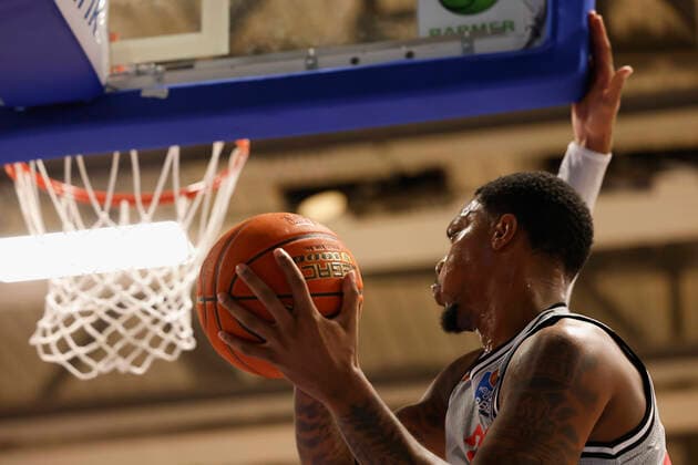 05.09.2021, Basketball, REWE Cup 2021, Spiel um Platz 3, Phoenix Hagen - JobStairs Giessen 46er, GER, Hagen, Krollmann Arena Bild: v. li. Phillip Darnell Fayne II (Giessen 46ers) DFL REGULATIONS PROHIBIT ANY USE OF PHOTOGRAPHS AS IMAGE SEQUENCES AND OR QUASI-VIDEO. Copyright: HMBxMedia xHeikoxBecker