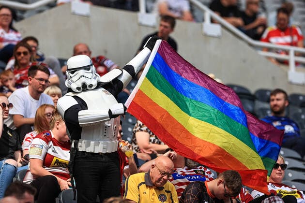 Bilder des Jahres 2021, Sport 09 September Sport Themen der Woche KW35 Sport Bilder des Tages Magic Weekend Wigan Warriors v Warrington Wolves The Wigan Stormtrooper in the stand at St. James™ Park Copyright: xMarkxCosgrove NewsxImagesx