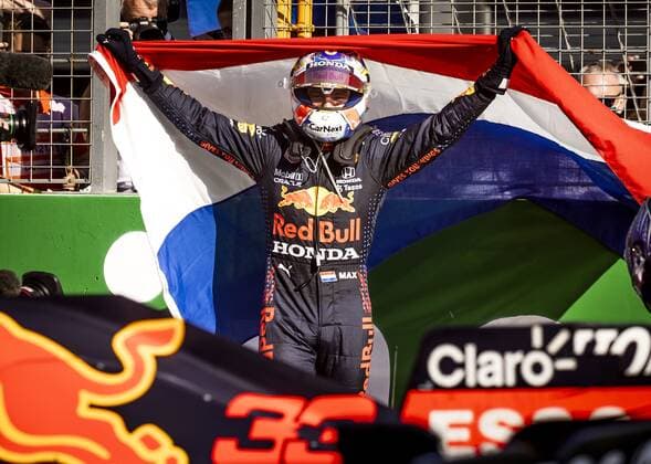 ZANDVOORT - Formula 1 driver Max Verstappen cheers after winning the Dutch Grand Prix at the Zandvoort circuit. REMKO DE WAAL Grand Prix xVIxANPxSportx xxANPxIVx