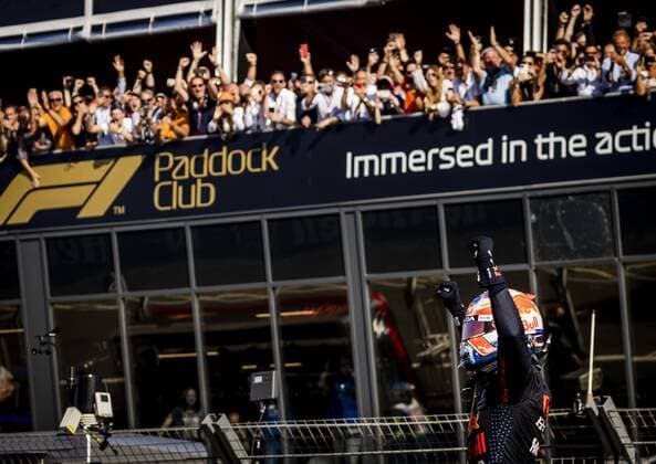 ZANDVOORT - Formula 1 driver Max Verstappen cheers after winning the Dutch Grand Prix at the Zandvoort circuit. REMKO DE WAAL Grand Prix xVIxANPxSportx xxANPxIVx