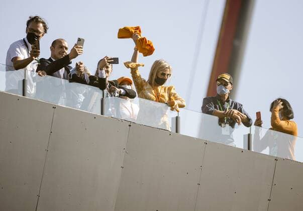 ZANDVOORT - Queen Maxima cheers after Max Verstappen (Red Bull Racing) wins during the Dutch Grand Prix at the Zandvoort circuit. KOEN VAN WEEL Grand Prix xVIxANPxSportx xxANPxIVx