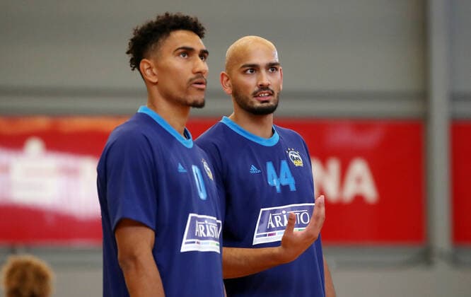 Maodo Lo, Stefan Peno Aktion Oberkoerper Oberkörper Basketball Testspiel BBL Bundesliga Herren Saison 2021 2022 05.09.2021 ALBA Berlin vs. Bakken Bears