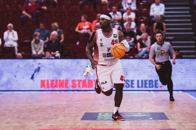 Testspiel: Artland Dragons vs. Eisbaeren Bremerhaven, 05.09.2021 Demetrius Ward (Artland Dragons, 45); Testspiel: Artland Dragons vs. Eisbaeren Bremerhaven am 05.09.2021 in Quakenbrueck (Artland Arena), Germany, Copyright: xBEAUTIFULxSPORTS Neddermannx