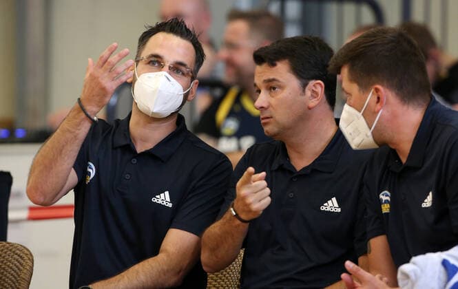 Co Trainer Thomas Päch, Trainer Israel Gonzales Basketball Testspiel BBL Bundesliga Herren Saison 2021 2022 05.09.2021 ALBA Berlin vs. Bakken Bears