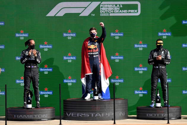VERSTAPPEN Max F1 Team Red Bull Racing bei der Siegerehrung mit HAMILTON LEWIS und BOTTAS Vatteri F1 Formel one GP von Niederlanden 2021 Circuit Park Zandvoort am 05. September 2021