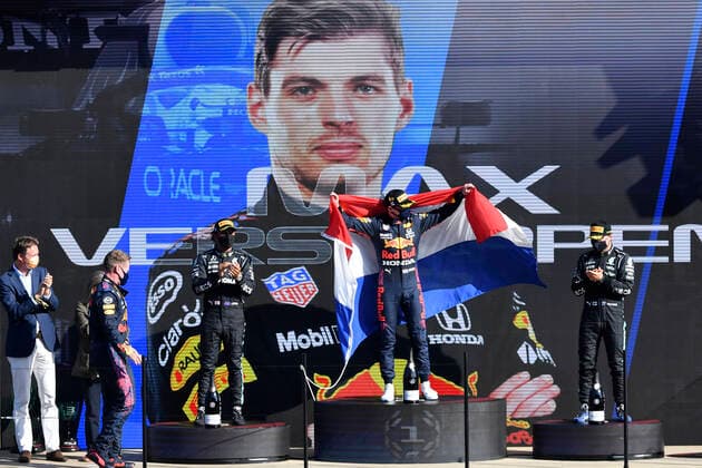 VERSTAPPEN Max F1 Team Red Bull Racing bei der Siegerehrung mit HAMILTON LEWIS und BOTTAS Vatteri F1 Formel one GP von Niederlanden 2021 Circuit Park Zandvoort am 05. September 2021