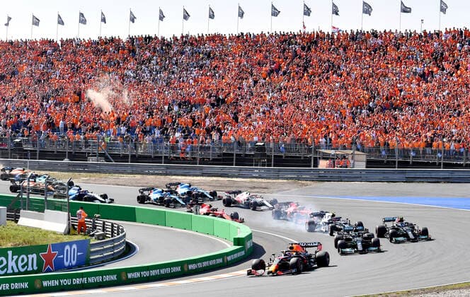 START CIRCUIT PARK ZANDVOORT mit vollen Raengen F1 Formel one GP von Niederlanden 2021 Circuit Park Zandvoort am 05. September 2021