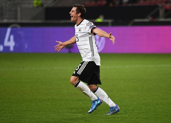 05.09.2021, xjhx, Fussball WM-Qualifikation 2022, Deutschland - Armenien emspor, v.l. Torjubel nach dem Tor zum celebrating the goal celebrate 5:0 durch Jonas Hofmann (Deutsche Fussball Nationalmannschaft DFB) (DFL DFB REGULATIONS PROHIBIT ANY USE OF PHOTOGRAPHS as IMAGE SEQUENCES and or QUASI-VIDEO) Stuttgart