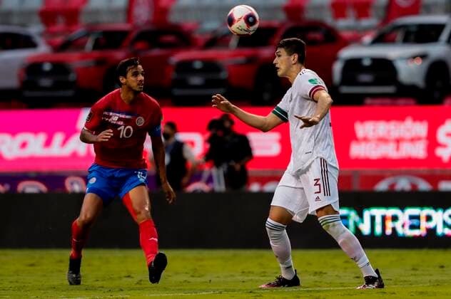 Costa Rica s Bryan Ruiz (L) in action against Mexico Cesar Montes during a match amid Concacaf qualifiers for the Qatar 2022 World Cup, at the National Stadium in San Jose, Costa Rica, 05 September 2021. Costa Rica - Mexico !ACHTUNG: NUR REDAKTIONELLE NUTZUNG!  Copyright: xJeffreyxArguedasx AMDEP9401 20210906-7f33c6906327fc255fc11993d415017f40d2928c