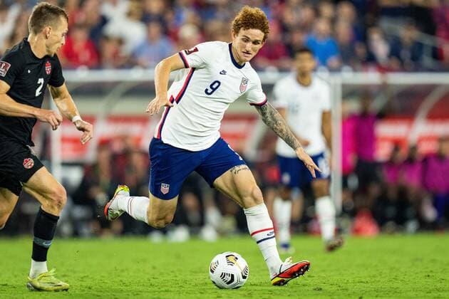 United States forward Josh Sargent (9) brings the ball up the field during the FIFA World Cup, WM, Weltmeisterschaft, Fussball Qualifier International Soccer match between Canada and the United States at Nissan Stadium on September 5, 2021 in Nashville, TN. CSM Nashville United States of America - ZUMAc04_ 20210905_zaf_c04_052 Copyright: xJacobxKupfermanx