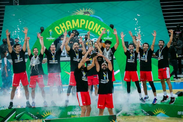 Basketball, Afrika-Meisterschaft, Finale, Tunesien - Elfenbeinküste (210906) -- KIGALI, Sept. 6, 2021 -- Players of Tunisia celebrate after winning the final match between Tunisia and Cote d Ivoire at 2021 FIBA African Basketball Championship in Kigali, Rwanda, Sept. 5, 2021. (Photo by Xinhua) (SP)RWANDA-KIGALI-2021 AFRICAN BASKETBALL CHAMPIONSHIP-FINAL CyrilxNdegeya 