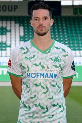 06.09.2021 - SpVgg Greuther Fürth ( Kleeblatt Spielvereinigung ) - 1. Fussball Bundesliga - Saison 2021 2022 - Fototermin Porträttermin - - Nick Viergever (24, SpVgg Greuther Fürth ) - Einzelbild Einzelfoto Portrait Porträt Kopfbild