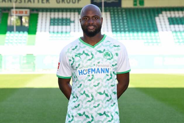 06.09.2021 - SpVgg Greuther Fürth ( Kleeblatt Spielvereinigung ) - 1. Fussball Bundesliga - Saison 2021 2022 - Fototermin Porträttermin - - Jetro Willems (15, SpVgg Greuther Fürth ) Einzelbild Einzelfoto Portrait Porträt Kopfbild