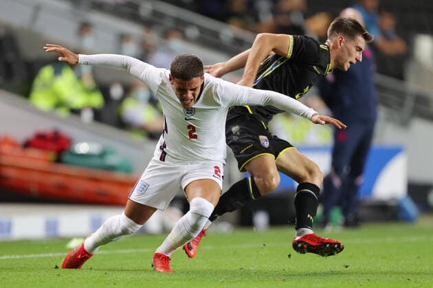 England v Kosovo U21, U 21 7 September 2021, Milton Keynes - UEFA U21 Qualifier - England v Kosovo U21 - Max Aarons of England is fouled by Kreshnik Krasniqi of Kosovo - Photo: Charlotte Wilson Offside. Milton Keynes UK Copyright: xCharlottexWilsonx xOffsidexOffside