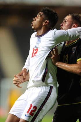England v Kosovo U21, U 21 7 September 2021, Milton Keynes - UEFA U21 Qualifier - England v Kosovo U21 - Tyreece John-Jules of England and Valon Zumberi of Kosovo - Photo: Charlotte Wilson Offside. Milton Keynes UK Copyright: xCharlottexWilsonx xOffsidexOffside