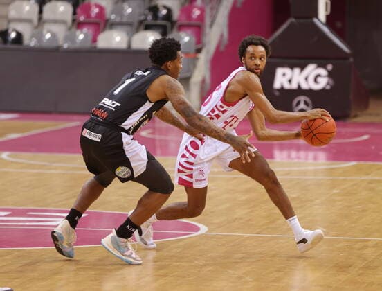 Parker Jackson-Cartwright Telekom Baskets Bonn , Testspiel vs. Limburg United easyCredit BBL 1. Bundesliga , Saison 2021 2022