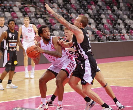 Justin Gorham Telekom Baskets Bonn , Testspiel vs. Limburg United easyCredit BBL 1. Bundesliga , Saison 2021 2022