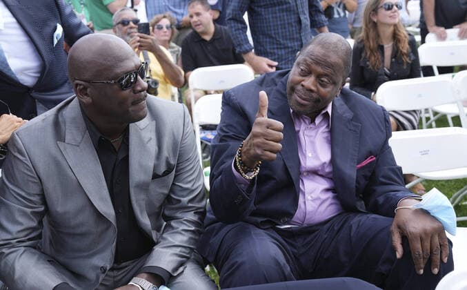 Bilder des Jahres 2021, Sport 09 September Sport Themen der Woche KW36 Sport Bilder des Tages NBA, Basketball Herren, USA stars Michael Jordan (L) and Patrick Ewing arrive for the Major League Baseball s Hall of Fame Induction Ceremony 2021 for the 2020 inductees in Cooperstown, New York on Wednesday, September 8, 2021. Derek Jeter, Ted Simmons, Larry Walker and players union leader Marvin Miller will be inducted into the HOF during the event.  COOP20210908110 PATxBENIC