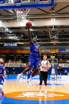 BBL easyCredit Basketball BundesligaVorbereitungsspiel in der Stadthalle Weißenfels für die Saison 2021-2022 Syntainics MBC gegen Medi Bayreuth Chris Coffey (Syntainics MBC 22)