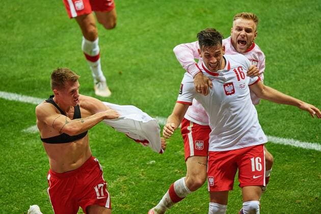 08.09.2021 WARSZAWA, STADION PGE NARODOWY PILKA NOZNA (FOOTBALL) ELIMINACJA MISTRZOSTW SWIATA FIFA QATAR 2022 ( WORLD CUP QUALIFIATION QATAR 2022 ) MECZ POLSKA - ANGLIA ( GAME POLAND - ENGLAND ) NZ. DAMIAN SZYMANÌSKI, JAKUB MODER.TYMOTEUSZ PUCHACZ. RADOSC FOTO RADOSLAW JOZWIAK CYFRASPORT NEWSPIX.PL --- Newspix.pl  RJ2_6513