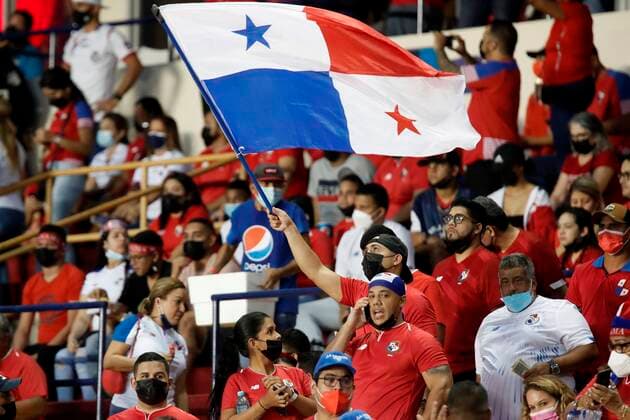 Fußball, WM Quali, Panama - Mexiko Fans of Panama attends the CONCACAF qualifiers to Qatar 2022 World Cup soccer match between Panama and Mexico at Rommel Fernandez stadium in Panama City, Panama, 08 September 2021. Panama vs. Mexico !ACHTUNG: NUR REDAKTIONELLE NUTZUNG!  Copyright: xBienvenidoxVelascox AMDEP9551 20210909-88428e10249150170ca9856ce263e9724c84e53e