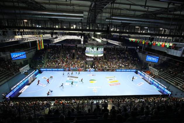 GETEC Arena wieder mit Zuschauer und Fans - Handball Bundesliga Saison 2021-2022 SC Magdeburg vs. TVB Stuttgart in der GETEC Arena in Magdeburg - Handball,Deutschland,09.09.2021 *** GETEC Arena again with spectators and fans Handball Bundesliga season 2021 2022 SC Magdeburg vs TVB Stuttgart in the GETEC Arena in Magdeburg Handball,Germany,09 09 2021