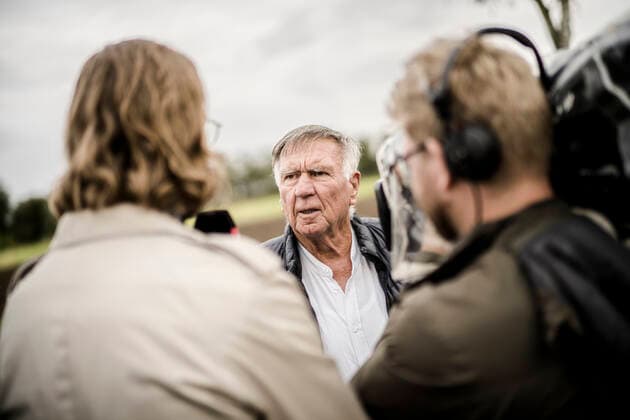 Traener Sepp Piontek siger farvel til Oldboyslandsholdet, naar DBUs Oldboys Landhold moeder Fynslund Boldklubs Oldboys paa Fynslund Stadion i Jordrup naer Kolding, fredag den 10. september 2021. Sepp Piontek interviewes. , Kolding Denmark