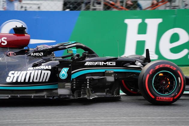 FORMULA 1 HEINEKEN GRAN PREMIO D ITALIA 2021 10.09.2021, Autodromo Nazionale di Monza, Monza, FORMULA 1 HEINEKEN GRAN PREMIO D ITALIA 2021 ,im Bild Lewis Hamilton (GBR 44), Mercedes-AMG Petronas Formula One Team mit glühenden Bremsscheiben.