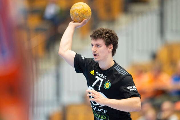 210910 Sävehofs Elias Ellefsen Ã Skipagotu under handbollsmatchen i Handbollsligan mellan Kristianstad och Sävehof den 10 september 2021 i Kristianstad. Copyright: AVDOxBILKANOVIC BB210910AB089