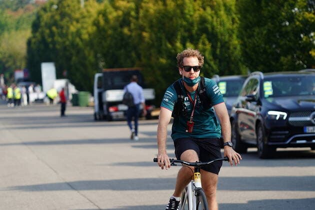 FORMULA 1 HEINEKEN GRAN PREMIO D ITALIA 2021 11.09.2021, Autodromo Nazionale di Monza, Monza, FORMULA 1 HEINEKEN GRAN PREMIO D ITALIA 2021 ,im Bild Sebastian Vettel (DEU 5), Aston Martin Cognizant Formula One Team