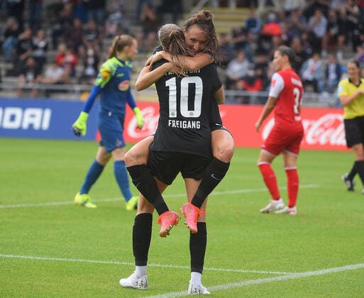 11.09.2021, xhbx, Fussball 1.Bundesliga Damen, Eintracht Frankfurt Frauen - 1.FC Köln emspor, v.l. Torjubel, Goal celebration, celebrate the goal 1:0 Laura Freigang (Eintracht Frankfurt Damen), Lara Prasnikar (Eintracht Frankfurt Damen) (DFL DFB REGULATIONS PROHIBIT ANY USE OF PHOTOGRAPHS as IMAGE SEQUENCES and or QUASI-VIDEO) Frankfurt am Main