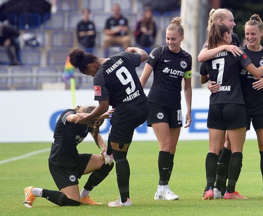 11.09.2021, xhbx, Fussball 1.Bundesliga Damen, Eintracht Frankfurt Frauen - 1.FC Köln emspor, v.l. Torjubel, Goal celebration, celebrate the goal 3:0 durch Shekiera Martinez (Eintracht Frankfurt Damen) (DFL DFB REGULATIONS PROHIBIT ANY USE OF PHOTOGRAPHS as IMAGE SEQUENCES and or QUASI-VIDEO) Frankfurt am Main