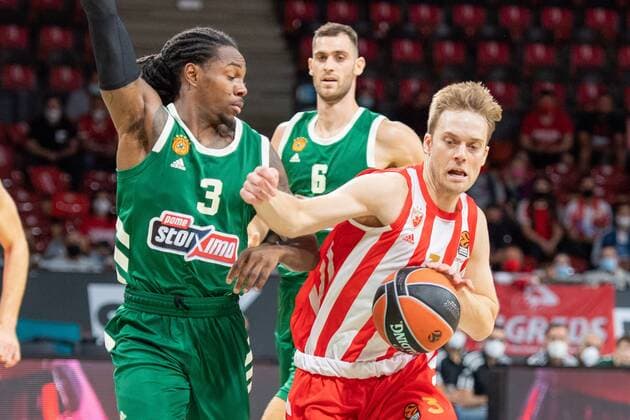 Kendrick Perry 3 (Panathinaikos OPAP Athen), N. Wolters 3 (Roter Stern Belgrad), Panathinaikos OPAP Athen vs. Roter Stern Belgrad, Magenta Cup 2021, 11.09.2021 Muenchen Bayern Deutschland