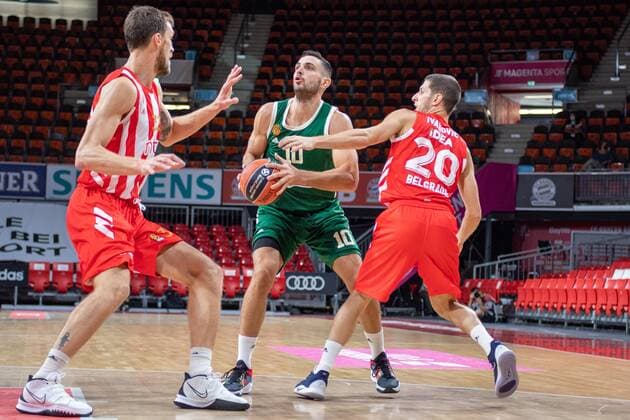 A. White 30 (Roter Stern Belgrad), Ioannis Papapetrou 10 (Panathinaikos OPAP Athen), N. Ivanovic 20 (Roter Stern Belgrad), Panathinaikos OPAP Athen vs. Roter Stern Belgrad, Magenta Cup 2021, 11.09.2021 Muenchen Bayern Deutschland