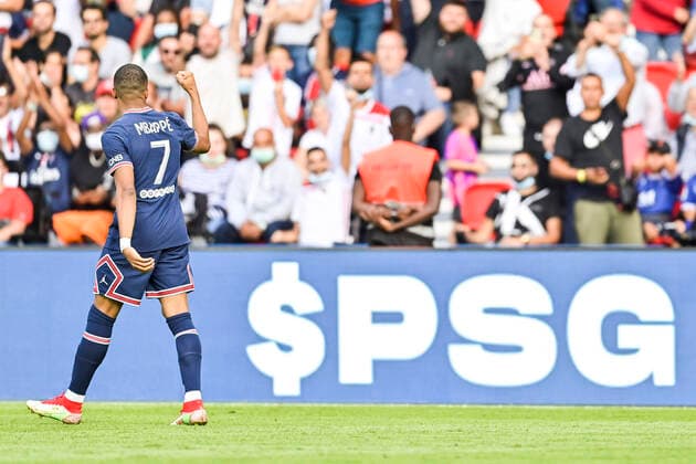 Joie des joueurs du PSG apres le but de Kylian Mbappe (PSG) FOOTBALL : PSG vs Clermont Foot 63 - L1 Uber Eats - Paris - 11 09 2021 JBAutissier Panoramic 