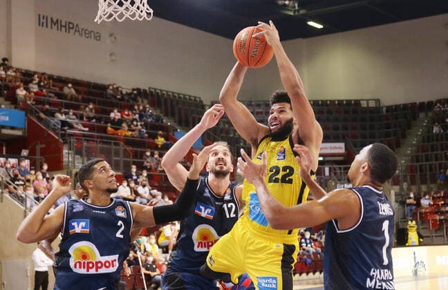 Ludwigsburg , Season Opening , Basketball MHP Riesen Ludwigsburg vs. Merlins Crailsheim , Yoeli Childs ( Riesen