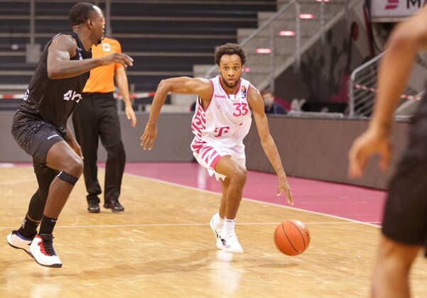 Parker Jackson-Cartwright Telekom Baskets Bonn , Testspiel vs. Hamburg Towers easyCredit BBL 1. Bundesliga , Saison 2021 2022
