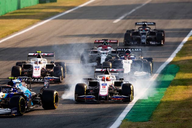 09 MAZEPIN Nikita (rus), Haas F1 Team VF-21 Ferrari, action during the Formula 1 Heineken Gran Premio D italia 2021, Italian Grand Prix, 14th round of the 2021 FIA Formula One World Championship, WM, Weltmeisterschaft from September 9 to 12, 2021 on the Autodromo Nazionale di Monza, in Monza, Italy FORMULE 1 : Grand prix d Italie - Monza - 11 09 2021 DPPI Panoramic  00121029_JFBE1157