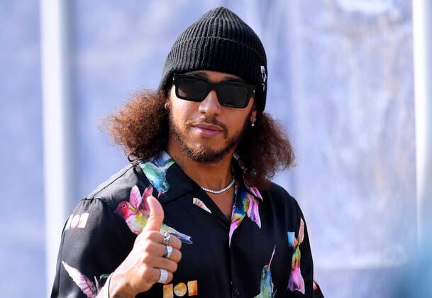 HAMILTON Lewis Formel 1 Team Mercedes AMG modisch gekleidet zum Rennen F1 Formel one GP von Italien 2021 am 12. September 2021 in Monza