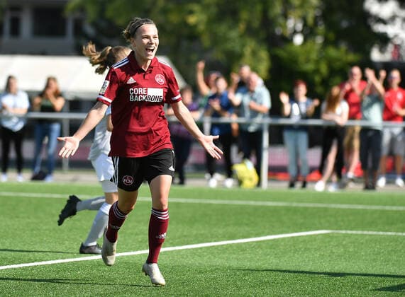 12.09.2021 - Fussball - Saison 2021 2022 - 2. Bundesliga - Frauen Damen - 04. Spieltag: 1. FC Nürnberg Nuernberg FCN ( Club ) - TSV Schwaben Augsburg - OGo - Torjubel Jubel Freude Nastassja Lein (24, 1. FC Nürnberg FCN )