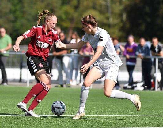 12.09.2021 - Fussball - Saison 2021 2022 - 2. Bundesliga - Frauen Damen - 04. Spieltag: 1. FC Nürnberg Nuernberg FCN ( Club ) - TSV Schwaben Augsburg - OGo - Nadja Burkard (22, 1. FC Nürnberg FCN )