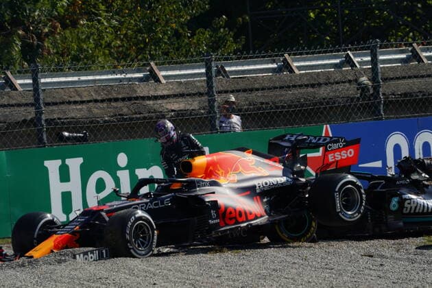 FORMULA 1 HEINEKEN GRAN PREMIO D ITALIA 2021 12.09.2021, Autodromo Nazionale di Monza, Monza, FORMULA 1 HEINEKEN GRAN PREMIO D ITALIA 2021 ,im Bild Unfall zwisachen Max Verstappen (NEL 33), Red Bull Racing Honda und Lewis Hamilton (GBR 44), Mercedes-AMG Petronas Formula One Team